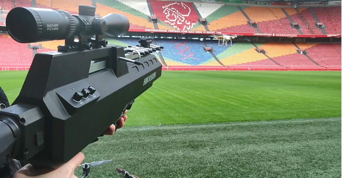 1484701878-hikvision-anti-drone-gun-weapon-uav-jammer.jpg